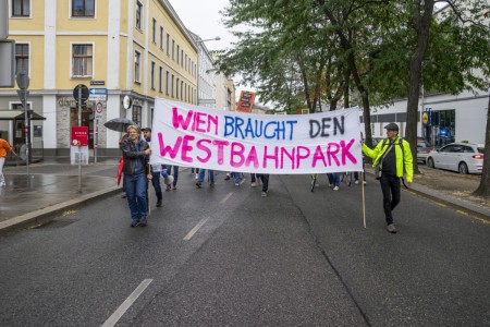 Massendemo für den Westbahnpark Foto Harald Leitner