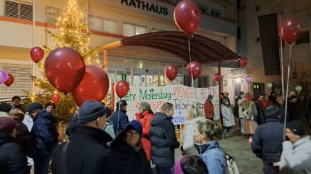 Abb. 07_Demonstration vor dem Rathaus in Mattersburg, 19. Dezember 2023_Foto Bürgerinitiative Lebenswertes Mattersburg
