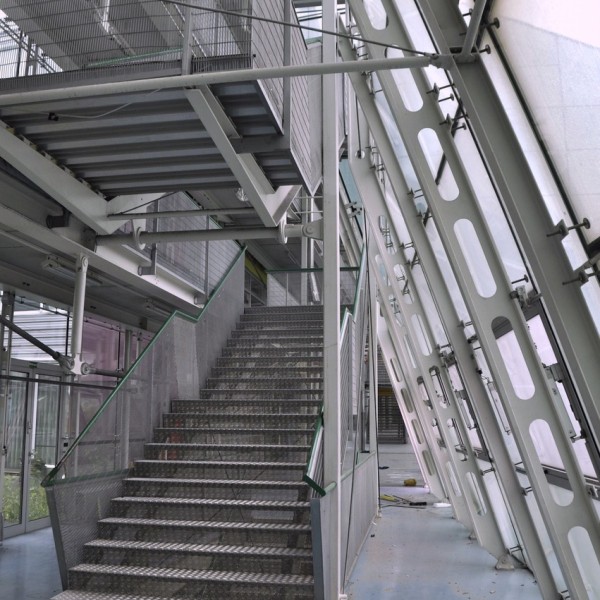 Stiegenaufgang, Innenraum, Helmut-Richter Schule, 2019